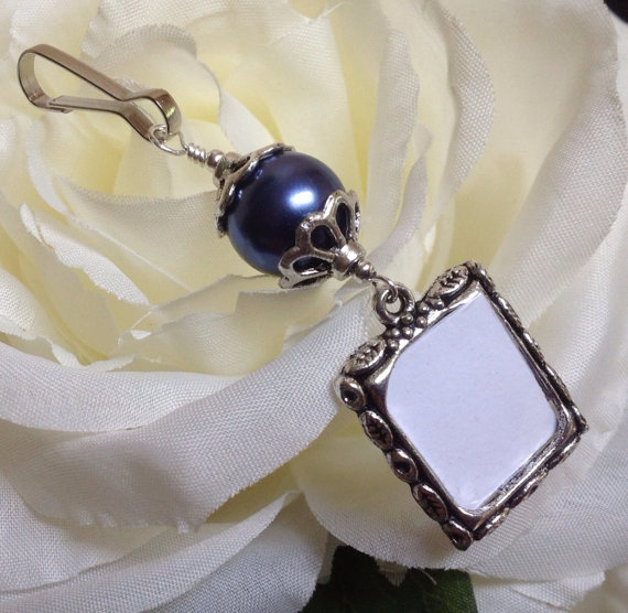 Hochzeit - Something blue and meaningful too. Wedding bouquet memorial photo charm. Dark Blue, Ivory or White shell pearl.