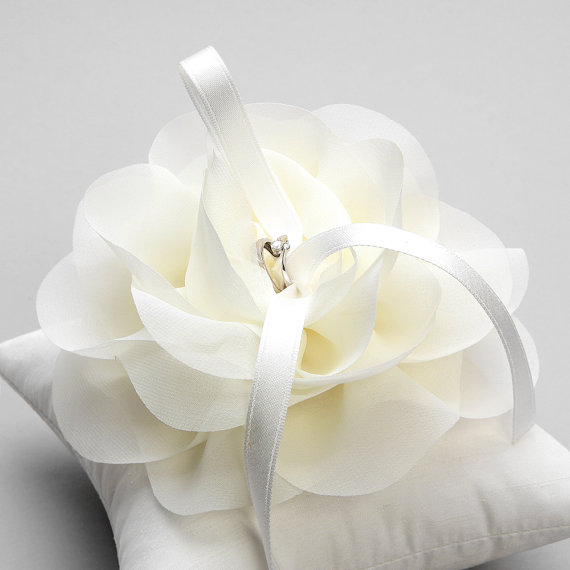 Mariage - Wedding ring pillow, bridal ring pillow, flower ring pillow - Aria