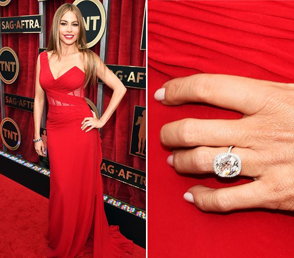 Hochzeit - Big Photo For A Big Rock: Sofia Vergara Shows Off Her Huge Engagement Ring At The SAG Awards