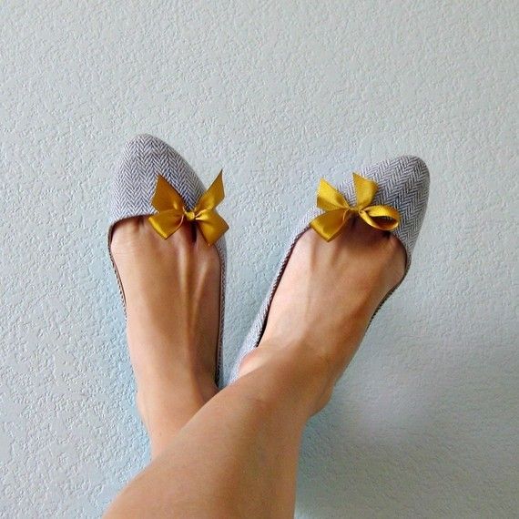 Свадьба - Mini Bow Shoe Clips - Mustard Yellow Grosgrain Ribbon