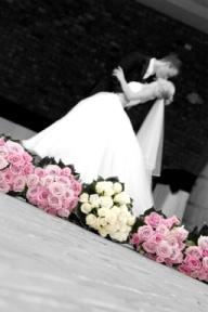 Wedding - Bride And Groom Picture Ideas - Standing 