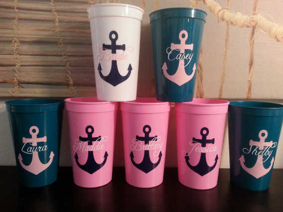 Mariage - Personalized 20 oz Anchor monogram wedding bachelorette favor choose your cup color and vinyl colors