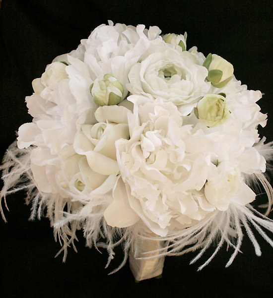 Hochzeit - Silk Wedding Bouquet with Off White Roses, Peonies and Ranunculus - Natural Touch Silk Flower Bride Bouquet - Feather Bouquet