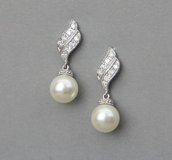 Mariage - Bridal Pearl Earrings Wedding Pearl Earrings Bridal Rhinestone Earrings Ivory Swarovski Pearl Jewelry  Round Pearl Wedding Earrings