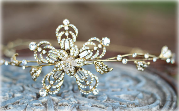 Mariage - Swarovski Crystal Floral Gold Bridal Tiara, Gold Crystal Circlet, Gold Crystal Headband Tiara, Diamante Tiara, Gold Wedding Crown Diadem