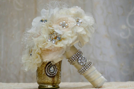 Hochzeit - Gatsby Brooch Fabric flower Bouquet Ivory Champagne White Cream