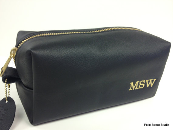 زفاف - Handmade Groomsmen Gift Leather Dopp Kit in Black with Free Personalization and Optional Custom Lining