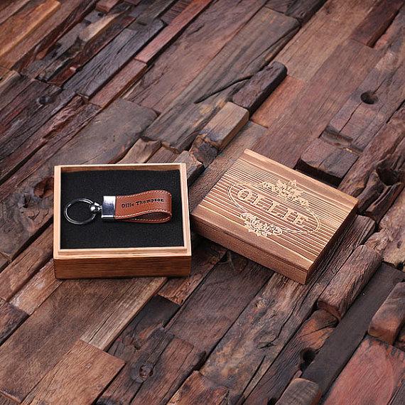 Свадьба - Personalized Leather Engraved Key Chain Key Ring with Wood Box Handsome Groomsmen, Corporate or Promotional Gift (024917)