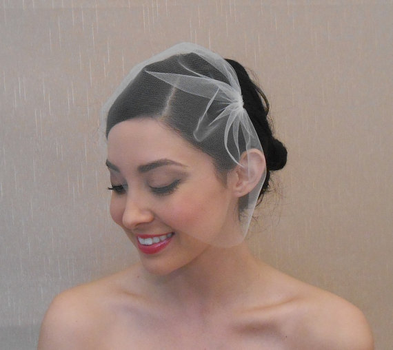 Свадьба - Wedding Mini Tulle Birdcage Veil in Ivory, White, Blush, Champagne, Gold Matte, or Black - Ready to ship in 3-5 days
