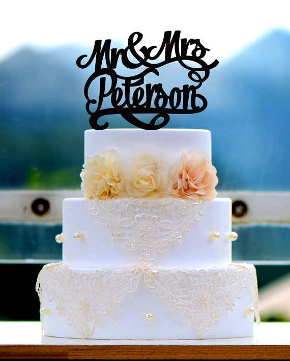 Mariage - Wedding Cake Topper Monogram Mr and Mrs cake Topper Design Personalized with YOUR Last Name 045