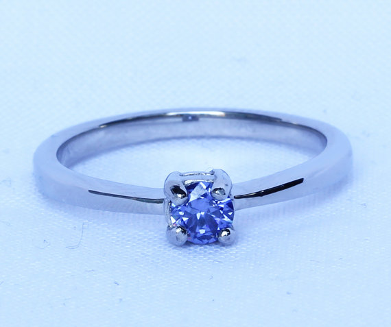 زفاف - ON SALE! Amethyst Solitaire engagement ring - In white gold or titanium - wedding ring - gemstone ring