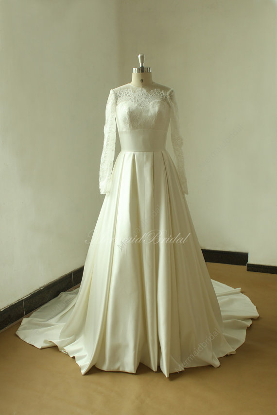 زفاف - Ivory Modest  A line Vintage lace satin Wedding dress with long sleevs