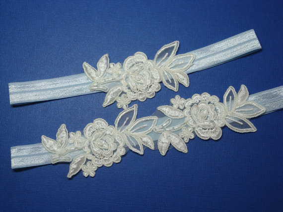 زفاف - Ivory and Blue Garter Set