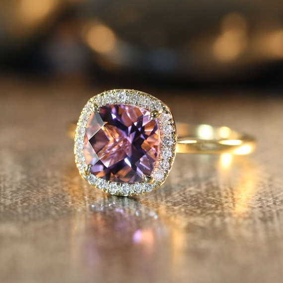 Свадьба - Purple Amethyst Engagement Ring in 14k Yellow Gold Halo Diamond Ring 8x8mm Cushion Gemstone Amethyst Ring (Custom Made Ring ok)