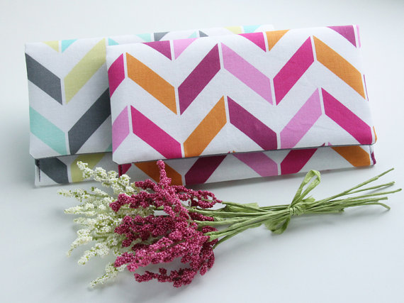 Mariage - 8 Bridesmaid Clutches - Chevron Wedding Clutches, Bridesmaid Clutch Set, Bridesmaid Gift Idea, Personalized Clutches