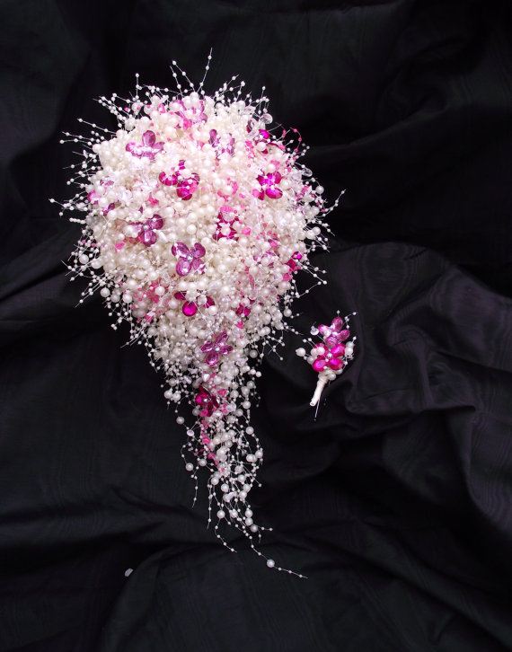 زفاف - SARAH KANERVO Listing: ivory, pink and clear bubble pearl cascade bouquet, hot pink wedding bouquet, ivory and pink bride bouquet