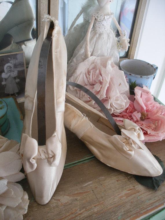 Mariage - Antique silk wedding shoes, distressed, shabby display