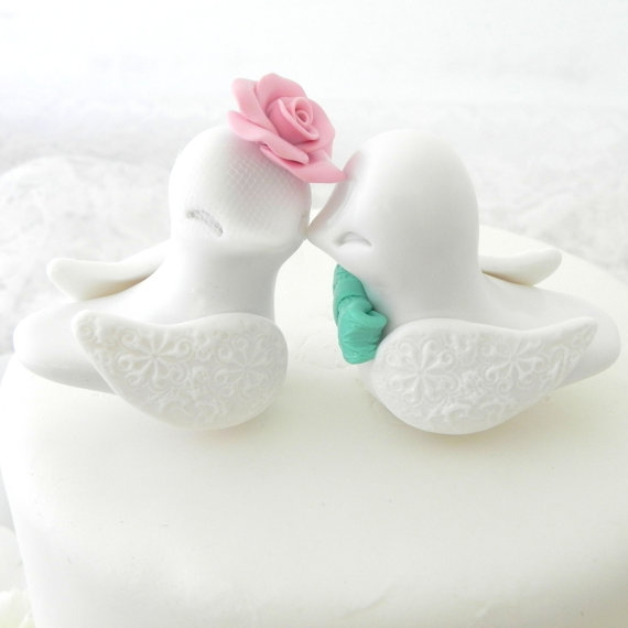 Свадьба - Lovebirds Wedding Cake Topper, White, Blush Pink and Mint Green, Bride and Groom Keepsake, Fully Custom