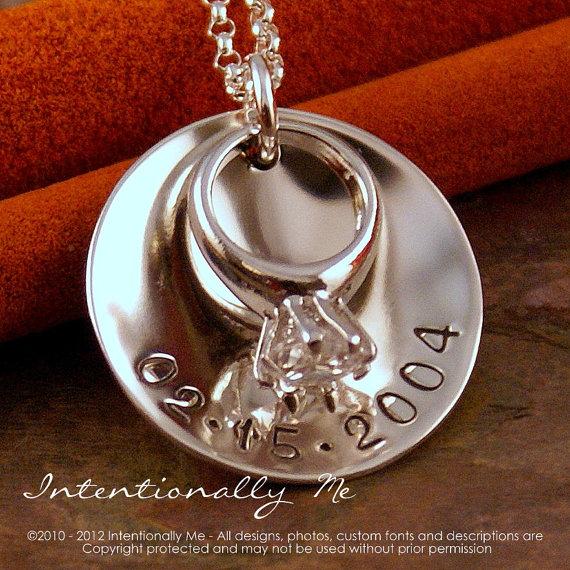 Свадьба - Hand Stamped Necklace - Sterling Silver Personalized Jewelry- Our Special Date pendant with ring (Anniversary / Engagement ring / Wedding)