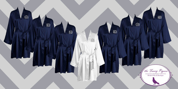 Свадьба - FREE ROBE - Set of 7 -  Navy - Personalized Satin Robes - Bridesmaid Gift - Wedding