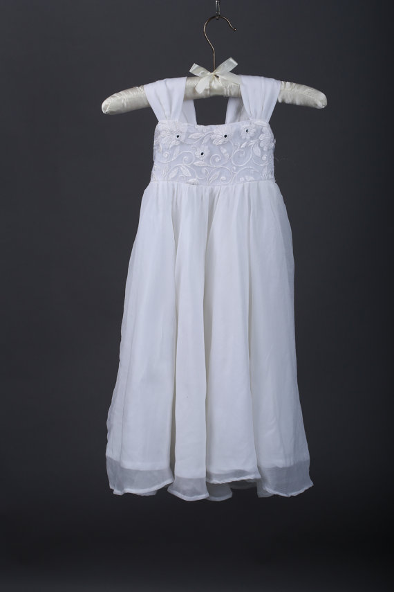 Hochzeit - White Chiffon Girls Dress- Flower Girl Dresses- White dress- Lace dress-Junior Bridesmaid- Rustic Girls Dress- Baby Lace Dress