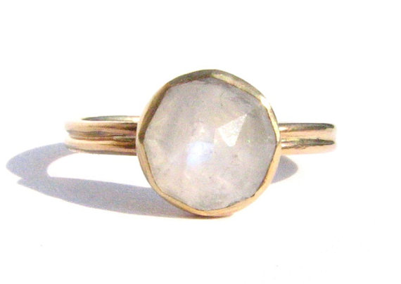Mariage - Moonstone &14k Solid Gold Ring - Rose Cut Rainbow Moonstone Ring - Stacking Ring - Gemstone Ring - Engagement Ring - MADE TO ORDER.
