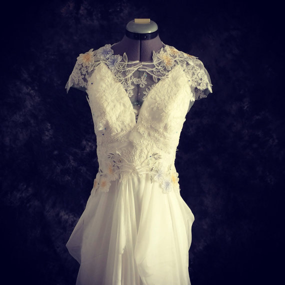 زفاف - Vintage Fairy Wedding Dress-custom Gown-Made to order in light ivory