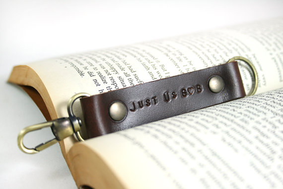 Hochzeit - Engraved Keychain, Personalized Leather Keychain, Keyring, Keyfob, Bridesmaid Gift, Bestman Gift, Father's Day Gift