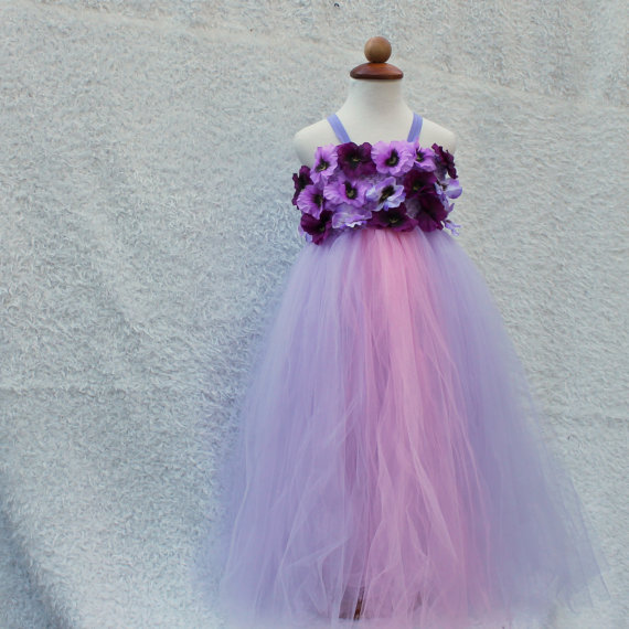 Hochzeit - Lavender purple flower girl dress