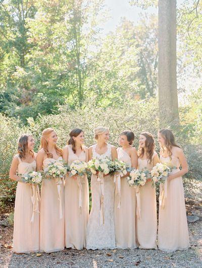 Mariage - Whimsical Barn Wedding With Romantic Details