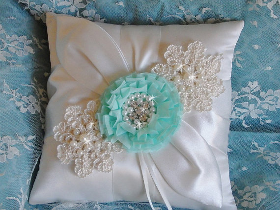 Mariage - Something Blue Aqua Wedding Ring Bearer Pillow, Pool Blue Wedding Pillow, Venise Lace Ring Pillow, Wedding Accessories, More Colors