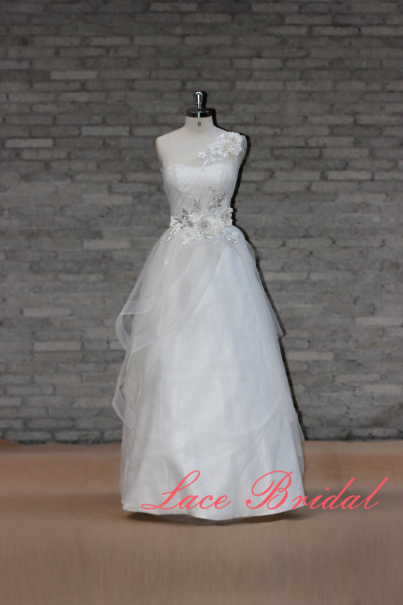 زفاف - One-shoulder Wedding Dress, Ivory Bridal Gown with Sash,  A-line Wedding gown
