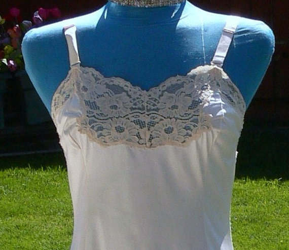 Hochzeit - wonder  maid cream dress slip union label size 36 bust