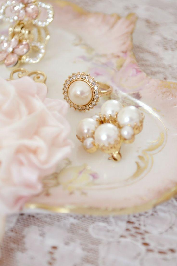 Hochzeit - ٠•●♥ Pearls Très Chic •●♥