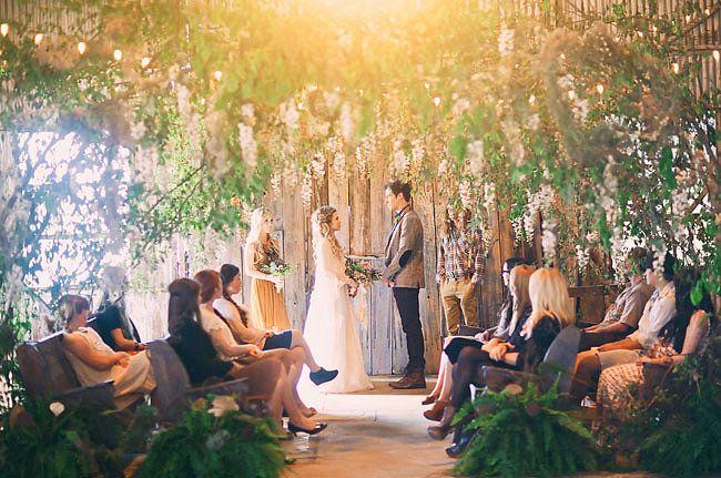 Hochzeit - Beyond The Petals: The Best Ceremony Flower Inspiration