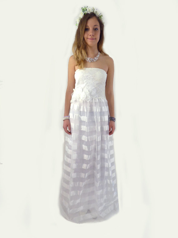 Hochzeit - Boho Wedding Dress, Alternative Wedding Dress, Lace wedding dress, Fairy wedding dress, strapless wedding dress Bridal Gown:MILLA Lace Dress