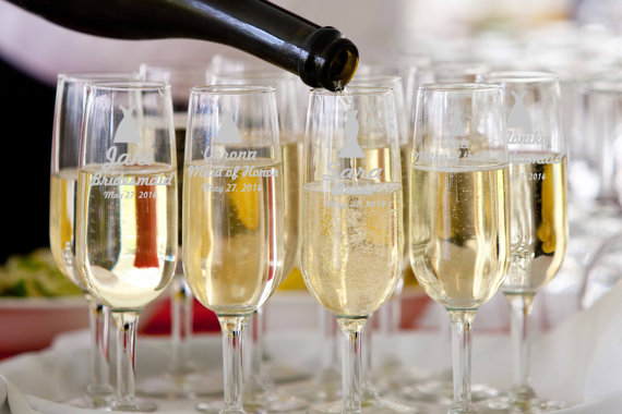 زفاف - 10 Bridesmaids Gift Champagne Glasses, DIY, Custom Engraved Champagne Flutes, Personalized Wedding Toasting Glasses