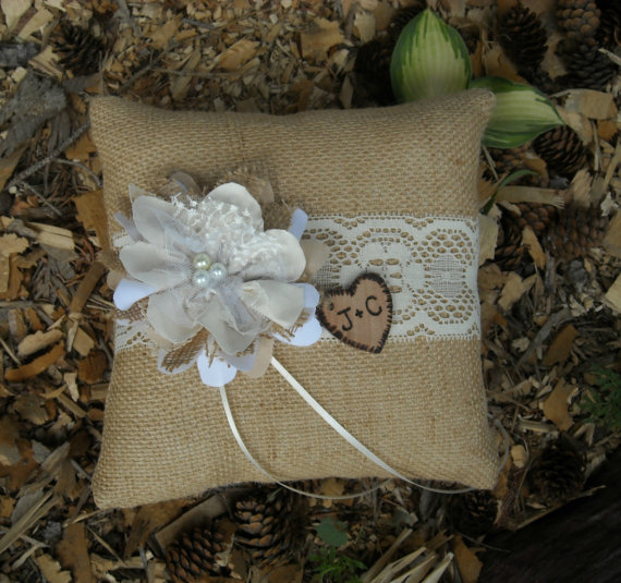 Свадьба - Personalized Ring Bearer Pillow - Rustic Burlap and Lace Wedding Pillow - Rustic Wedding Pillow - Ring Bearer - Burlap Wedding