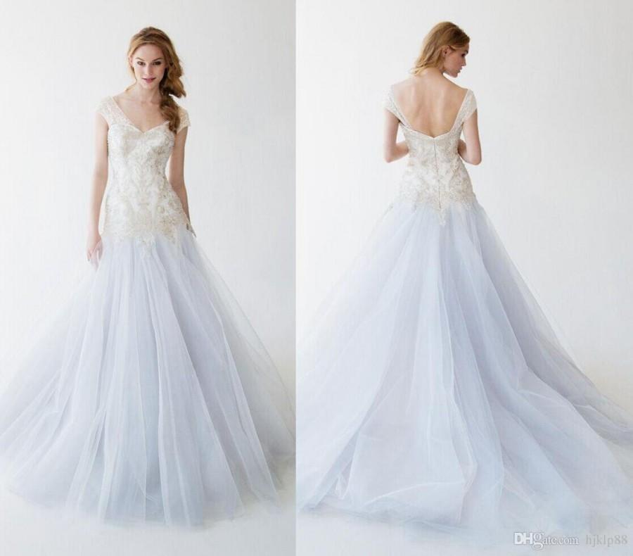 Mariage - Stunning 2015 Wedding Dresses New Style Kelly Faetanini Lace V-Neck Applique A-Line Tulle Spring Bridal Gown Ball Dress Court Train Online with $126.39/Piece on Hjklp88's Store 