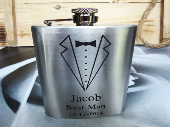 Hochzeit - Set of 1 Groomsmen Gift Flask with Tuxedo Design, Best Man, Father of Bride, Father of Groom, Usher, Master of Ceremonies, Groom