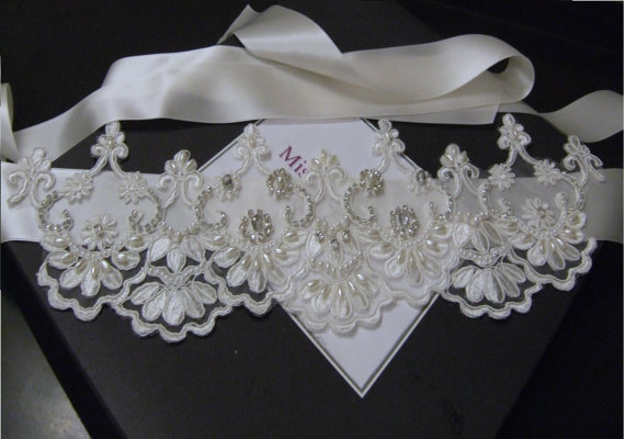زفاف - Wedding Sash, Bridal Sash, Belt.Bridal dress Sash,Bridal dress belt vintage inspired Cream/ Ivory/ Beige Swarovski Crystal Rhinestone pearls