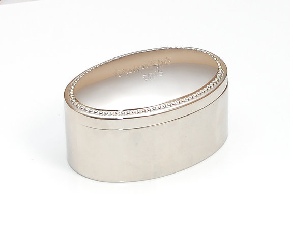 Wedding - Personalized jewelry box - Silver jewelry box - Engraved keepsake box - oval trinket box for flower girl, bridesmaids and sweet sixteen