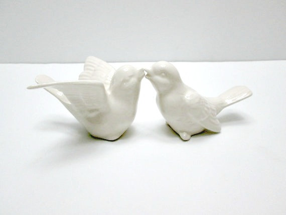 زفاف - Ceramic Love Birds Wedding Cake Toppers Handmade  Glazes In White