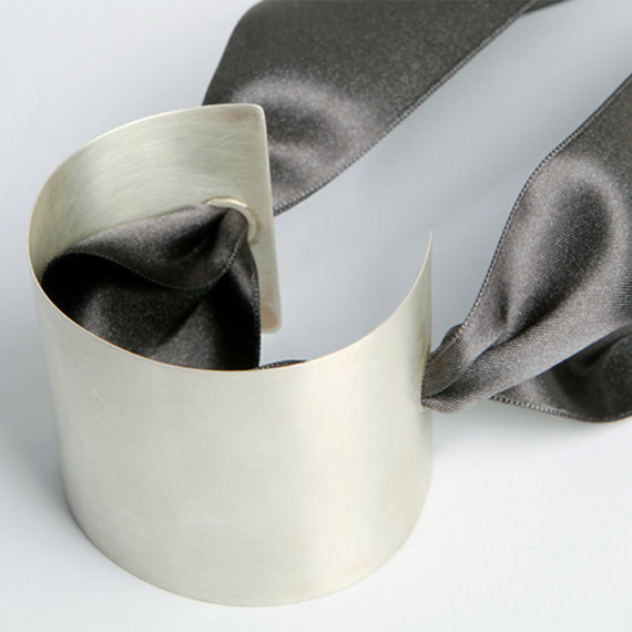زفاف - Silver bracelet, Bngle with satten bow, Bridal jewelry, Free shipping