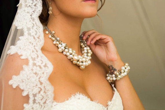 زفاف - Clustered pearl necklace-  in champagne ivory and white.-wedding jewelry, bridesmaids necklace-c1