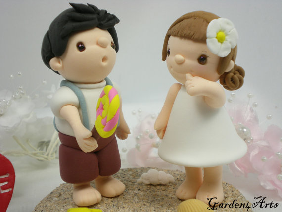 Hochzeit - Custom Puppy Love Wedding Cake Topper -- Little Prince & Princess with Sand Base -- NEW