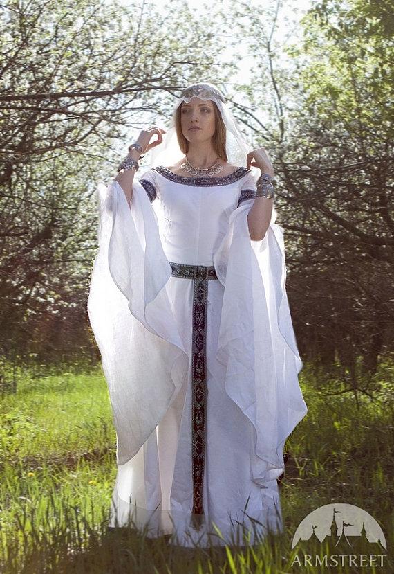 Свадьба - Medieval Fantasy Wedding Dress "White Swan"