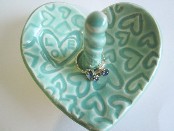 Mariage - Engagement,  ring holder, ring dish, heart,  jewelry dish Wedding ring holder, ceramic, Made to order