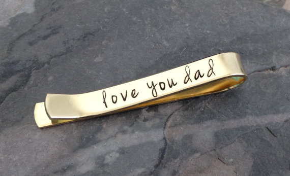 Mariage - Standard 2 Inch Hand Stamped Brass Gold Color Personalized Tie Bar - Groomsmen, Father's Day, Dad, Grandpa