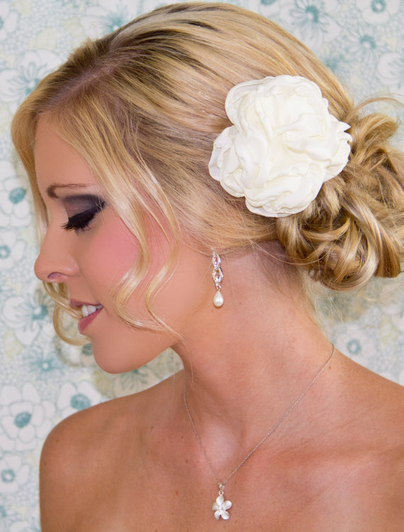 Hochzeit - Bridal Hair Flower, 3.5 Wedding Hair Flower, White or Ivory Flower Hair Clip, Style 2027, Made to Order